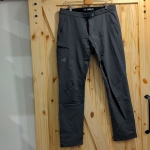 Arc'teryx men hiking pants, size medium